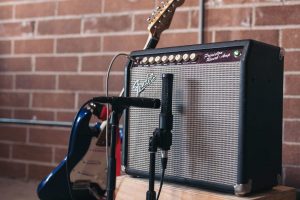 N8-SM57-Electric-Guitar-Amp
