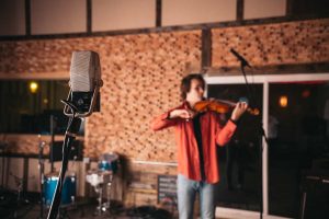 R44-Room-Violin