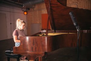 R88-Grand-Piano