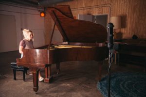 R88-Grand-Piano-Distant