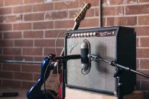 R92-SM57-Close-Electric-Guitar